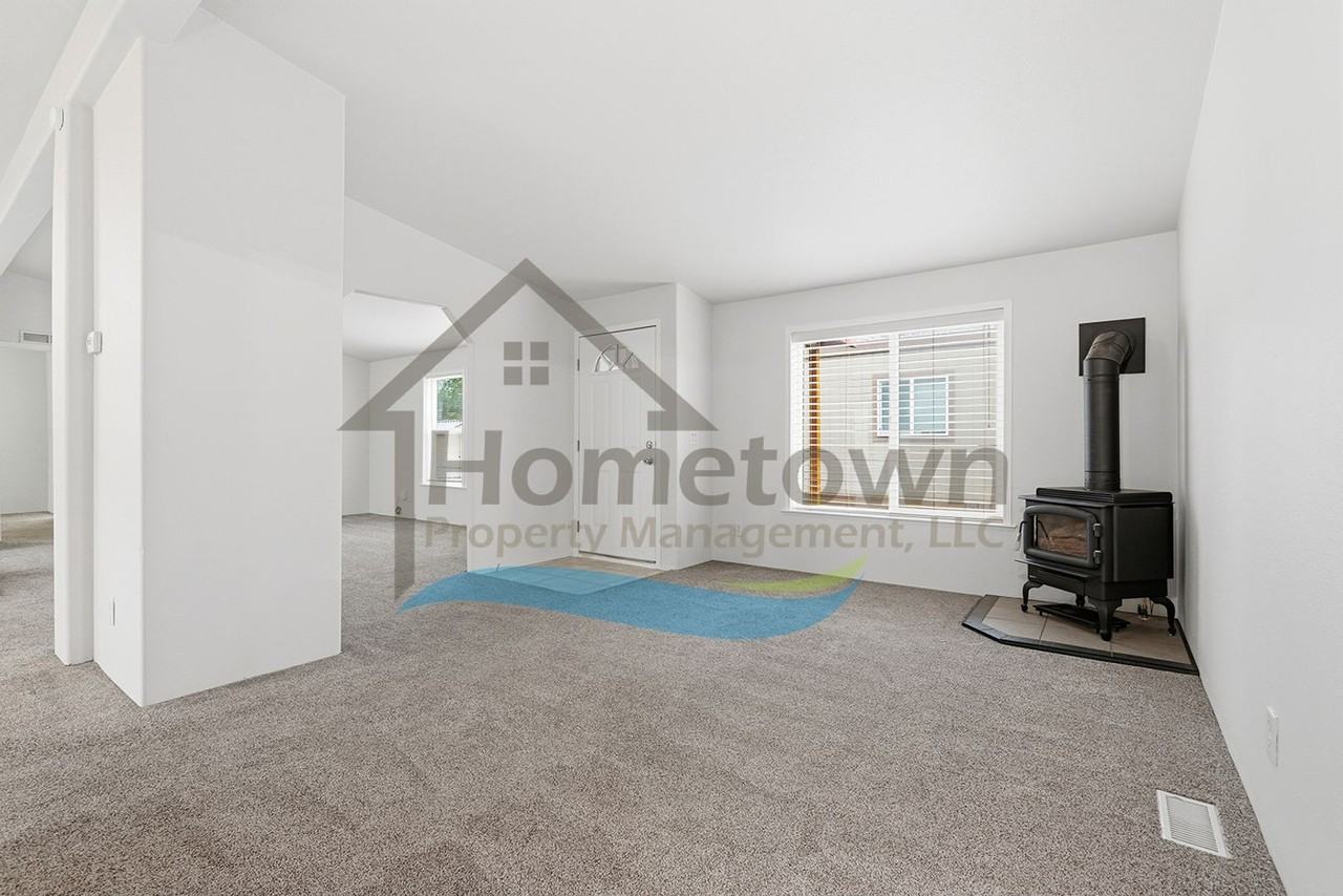 5425 E Grove Ave - Photo 5 of 38