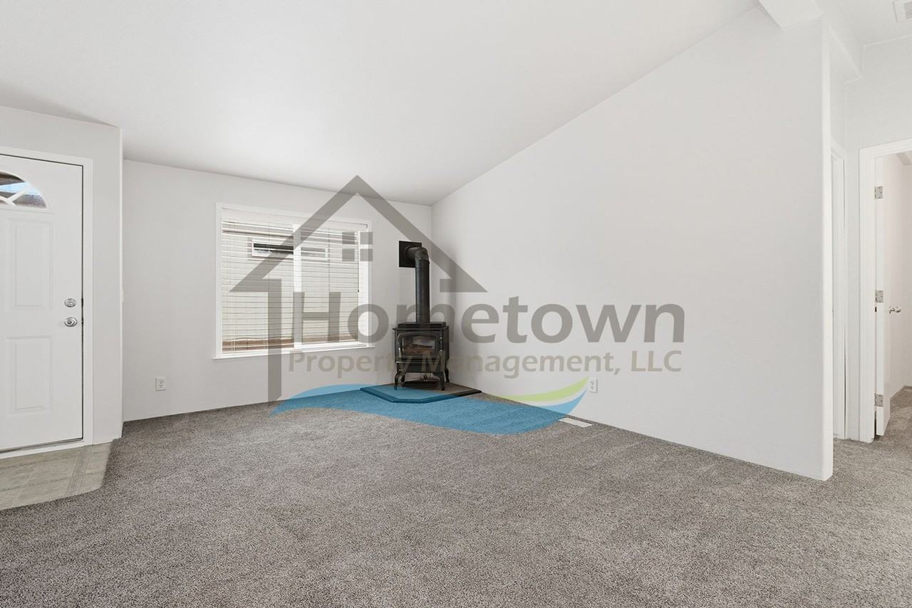 5425 E Grove Ave - Photo 6 of 38