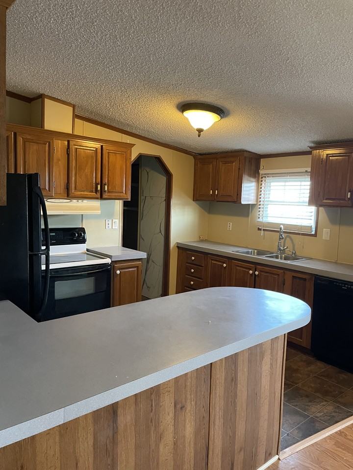 128 White Pine Blvd #62 - Photo 2 of 17