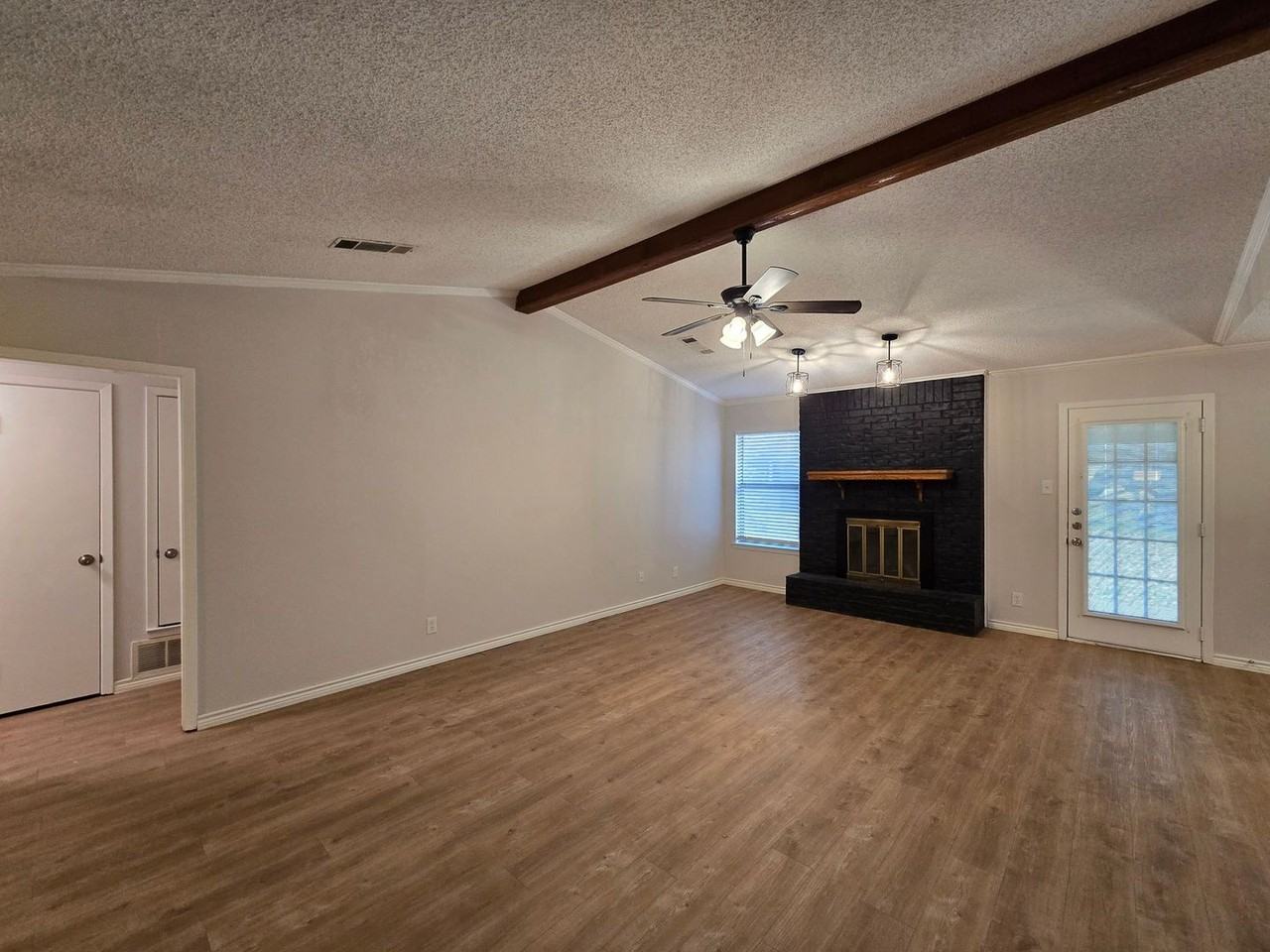 3005 Tallwood Dr - Photo 2 of 23