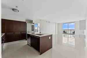 featured image of NE 19th St & Biscayne Blvd