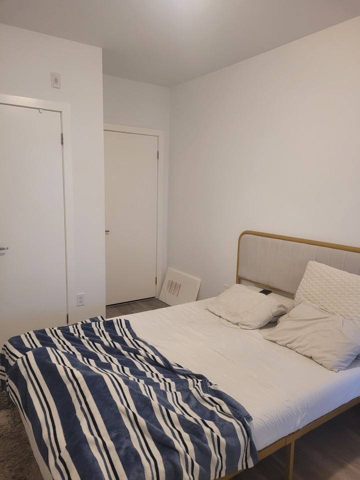 221 Victoria Street North - Photo 6 of 12