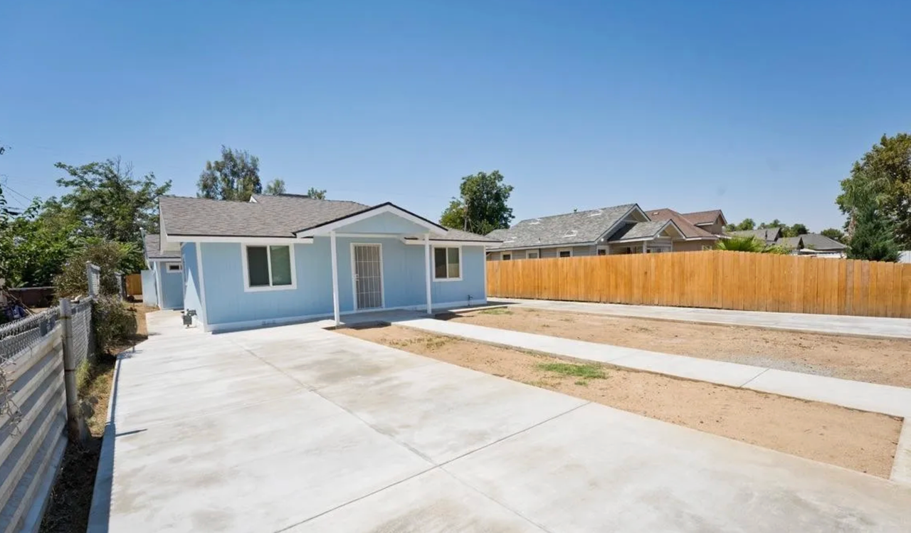 3619 L St. - Photo 3 of 16