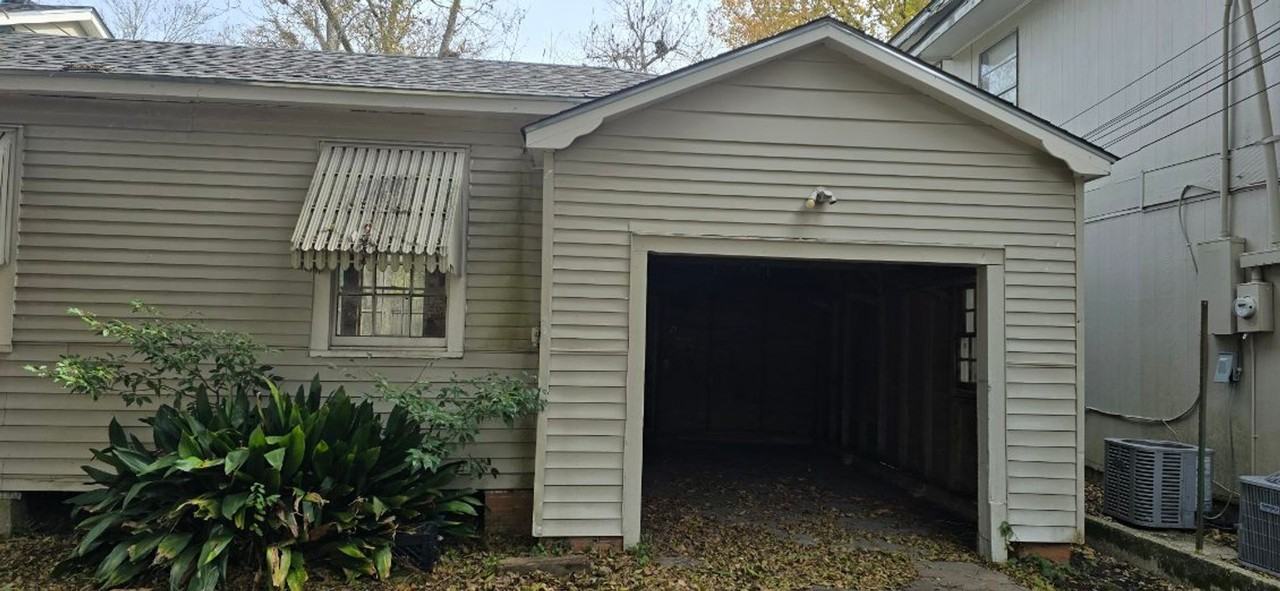 729 N State St - Photo 3 of 18