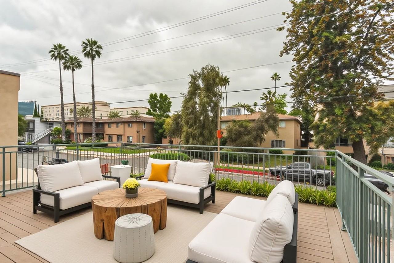 4708 Orion Ave - Photo 7 of 34