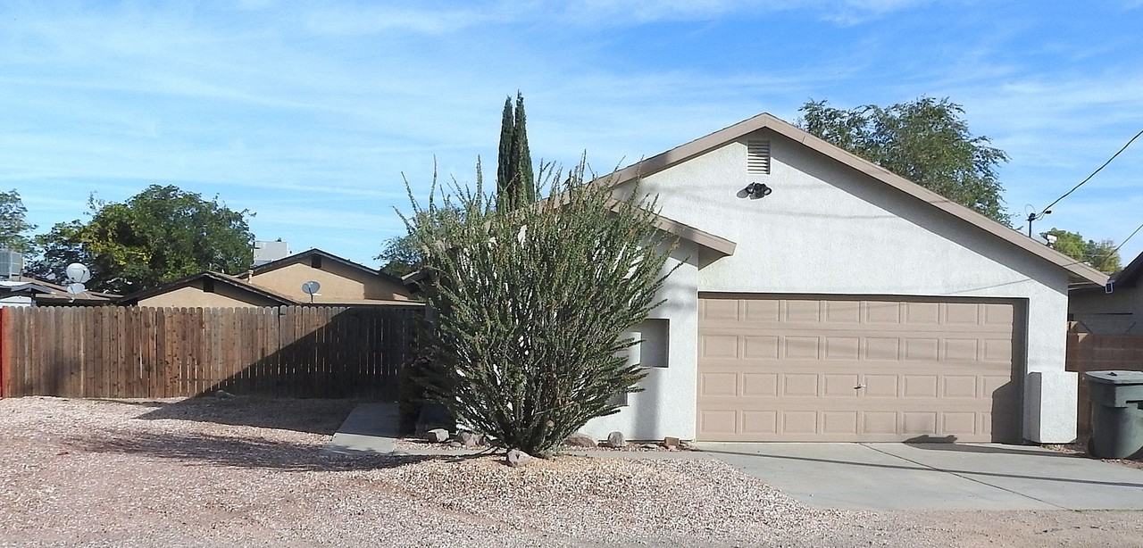 1953 Davis Ave - Photo 2 of 28