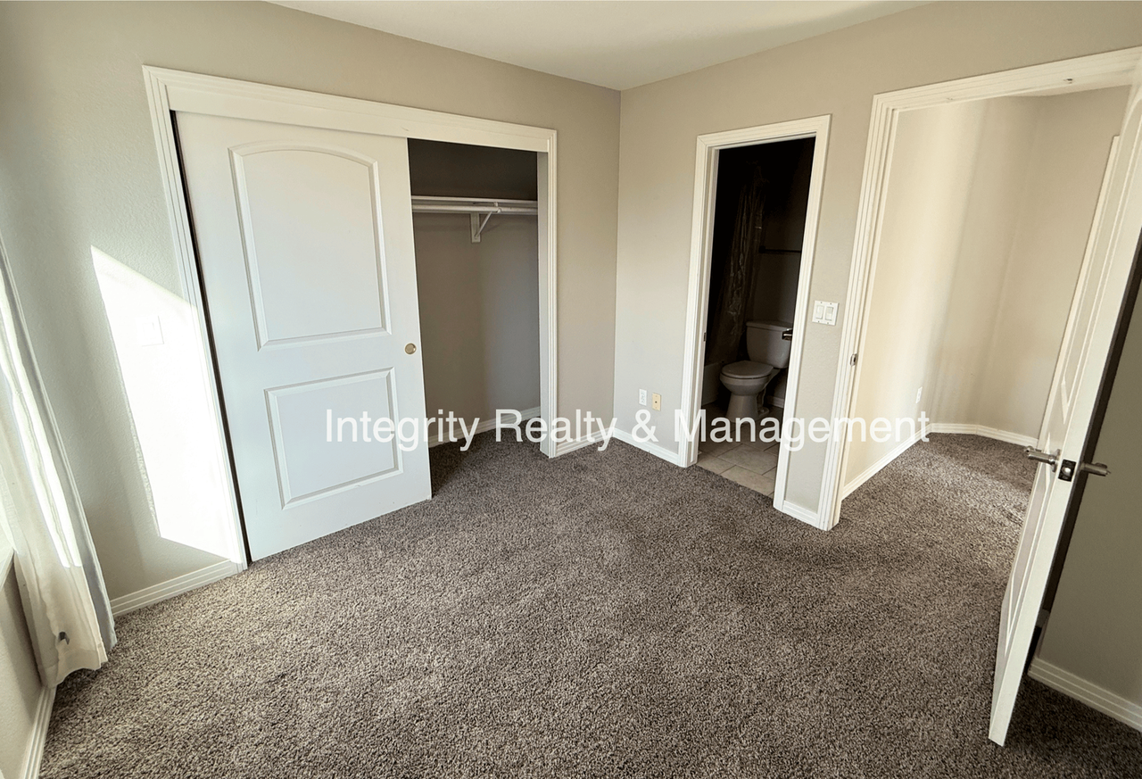 4001 E 16th Ave - Photo 6 of 10