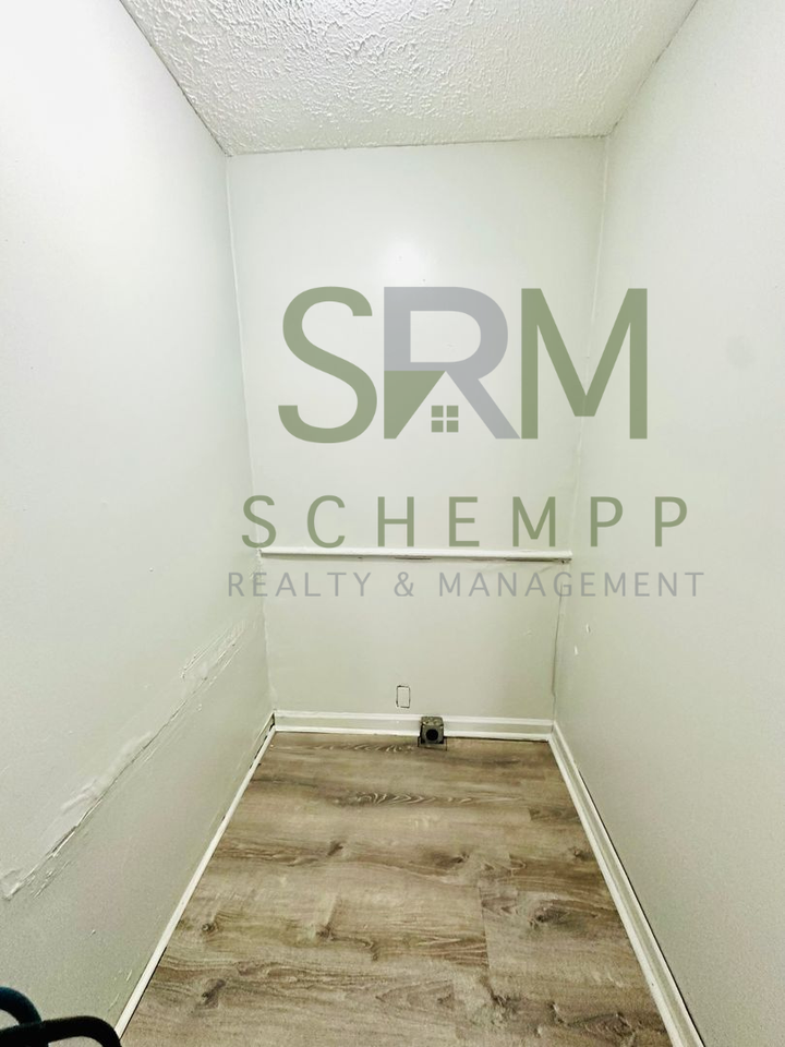 1528 Wilson Ave - Photo 5 of 19