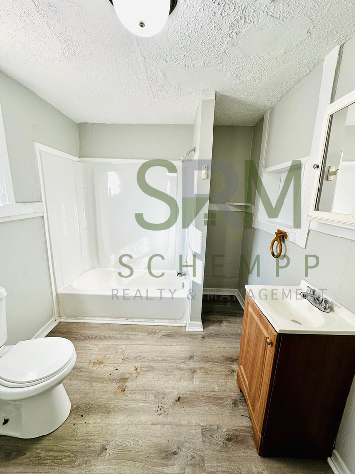 1528 Wilson Ave - Photo 6 of 19