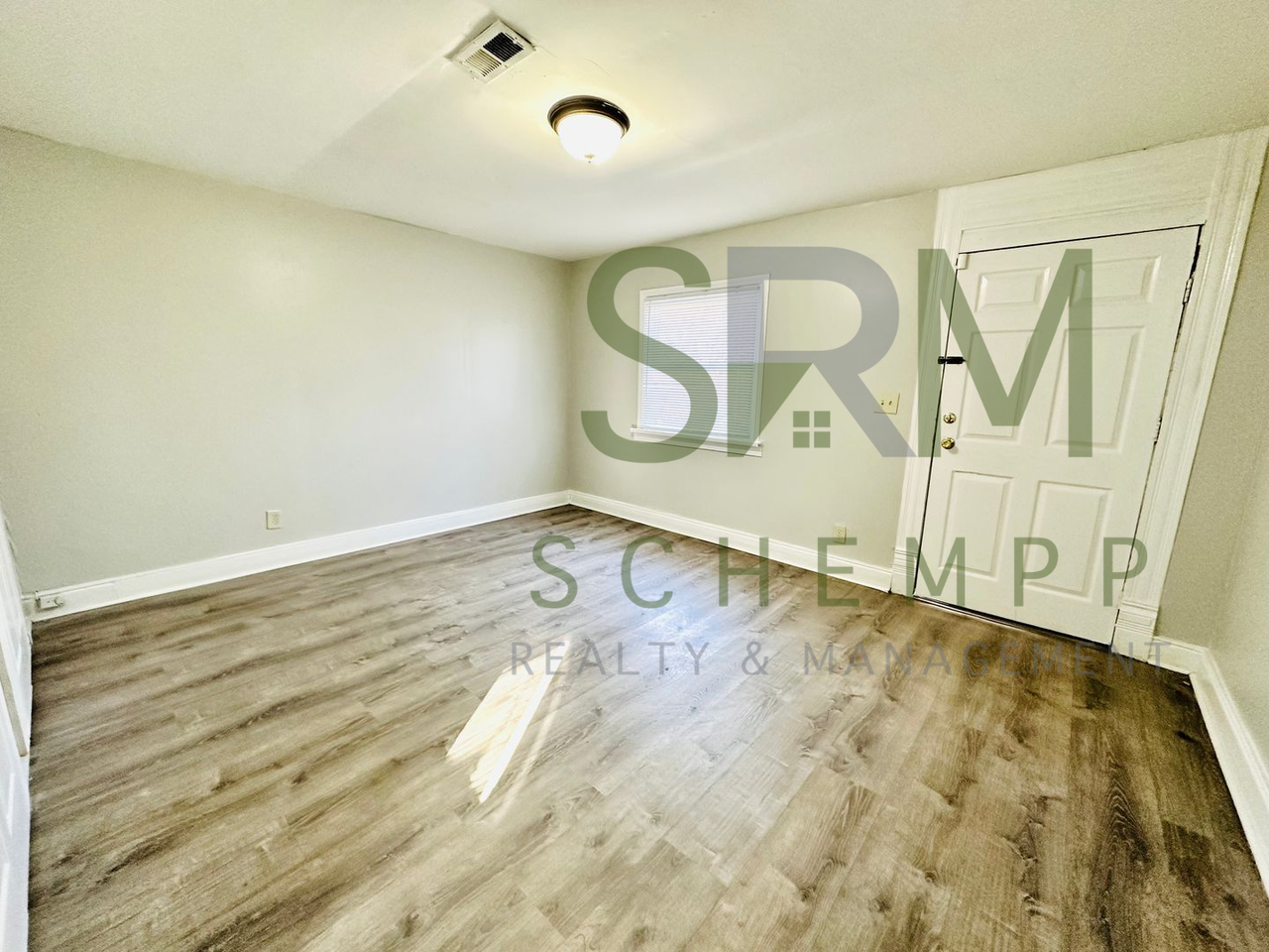 1528 Wilson Ave - Photo 3 of 19