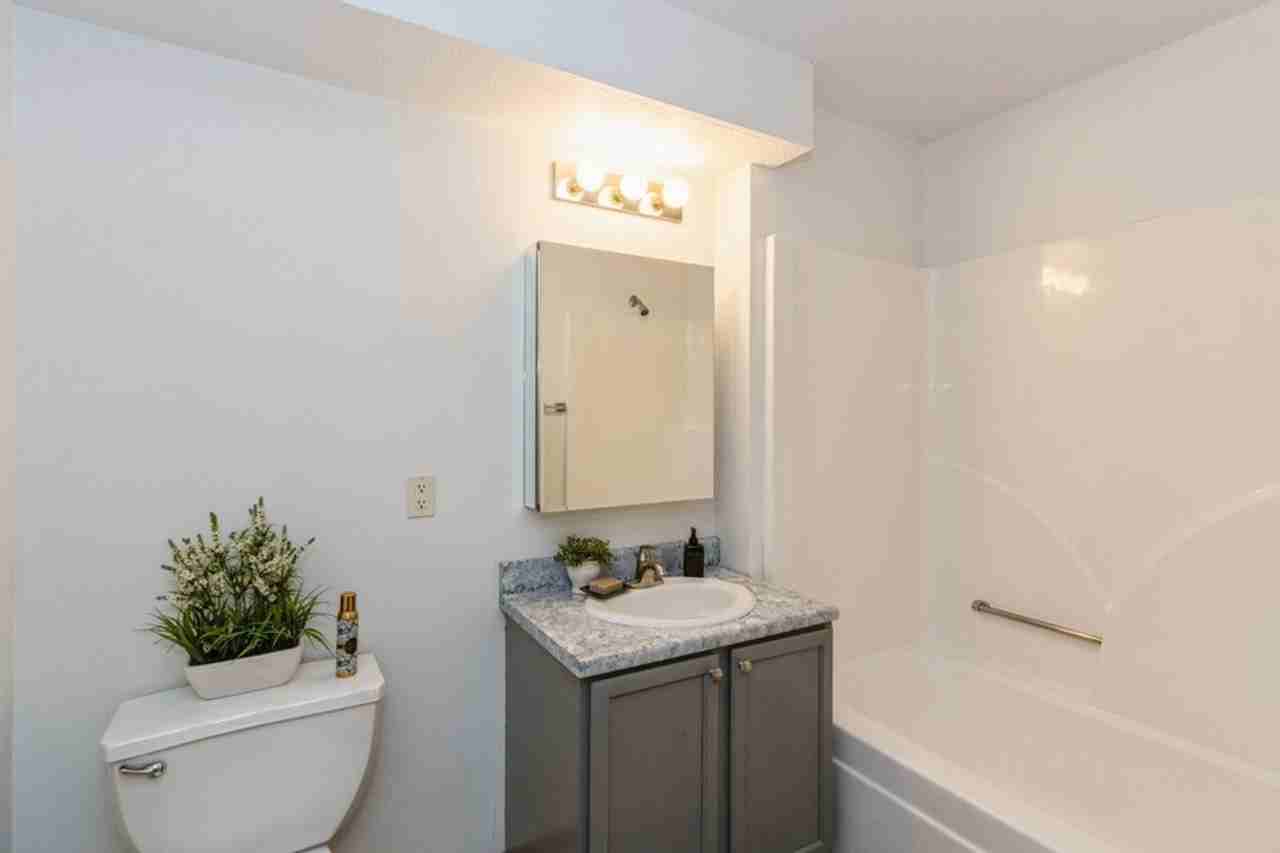 421 S Dodge St - Photo 7 of 46