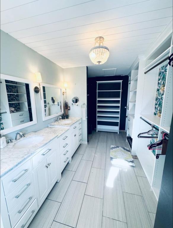 360 Betsy Rd - Photo 5 of 6