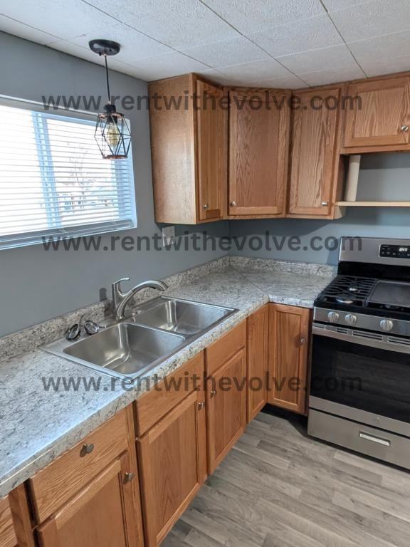 952 S Shank St - Photo 2 of 13