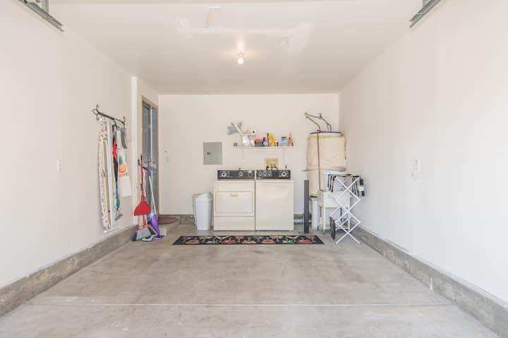 563 Primrose Dr - Photo 2 of 50