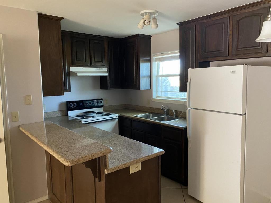 403 N 48th St - Photo 2 of 8