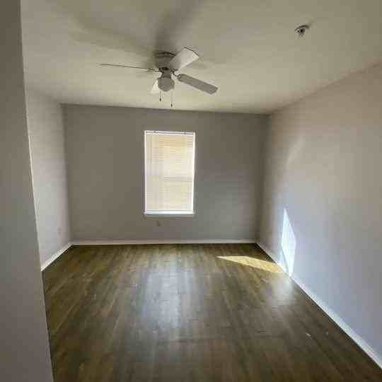 403 N 48th St - Photo 6 of 8