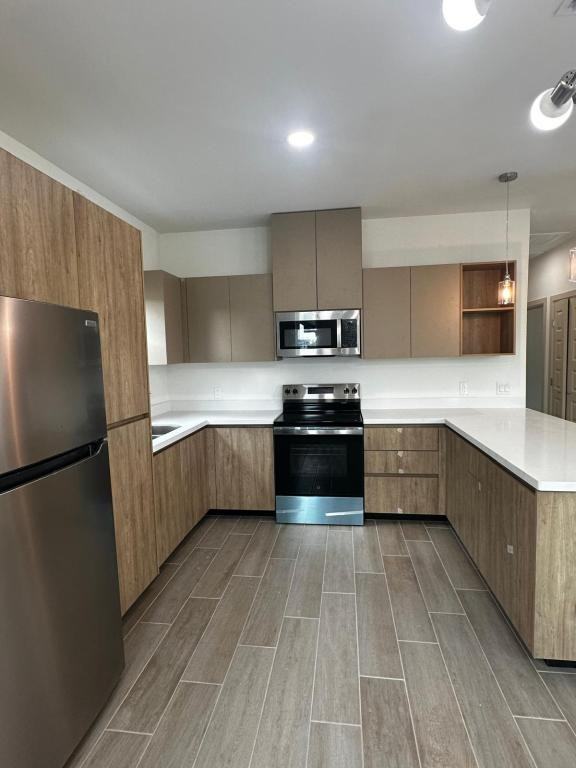 609 N Emerald Ave - Photo 7 of 9