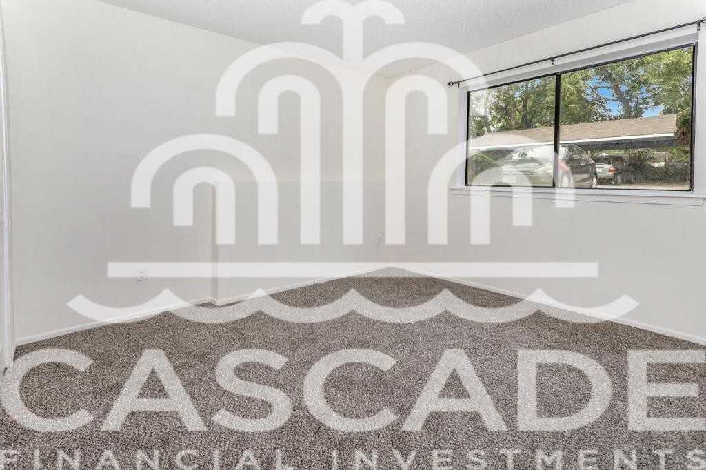 8143 Holmes Rd - Photo 7 of 12