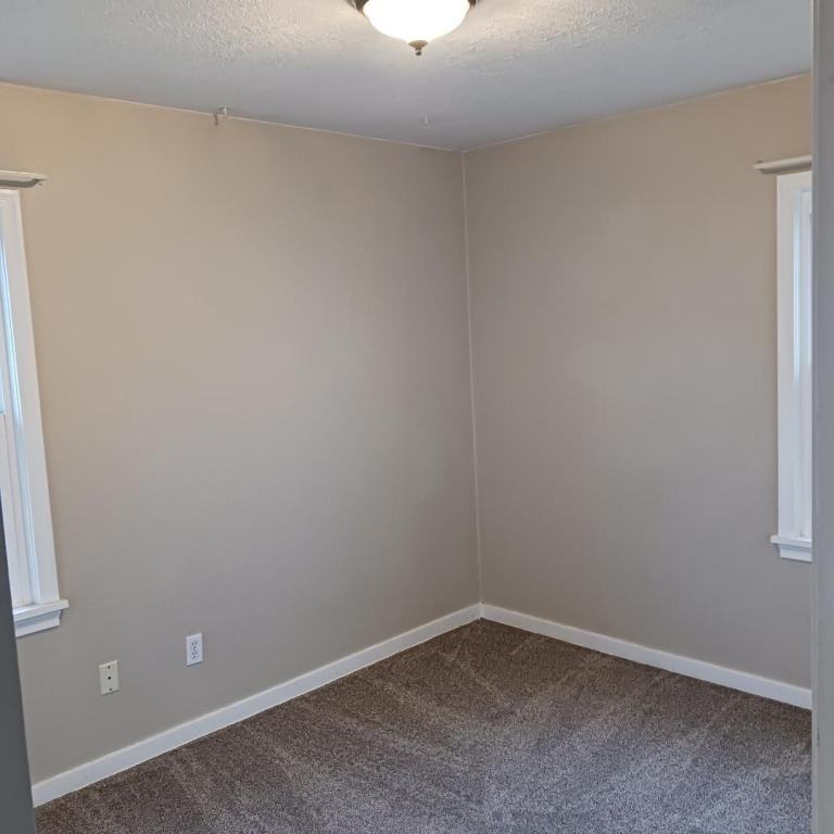 1540 Umatilla St Sw - Photo 4 of 5