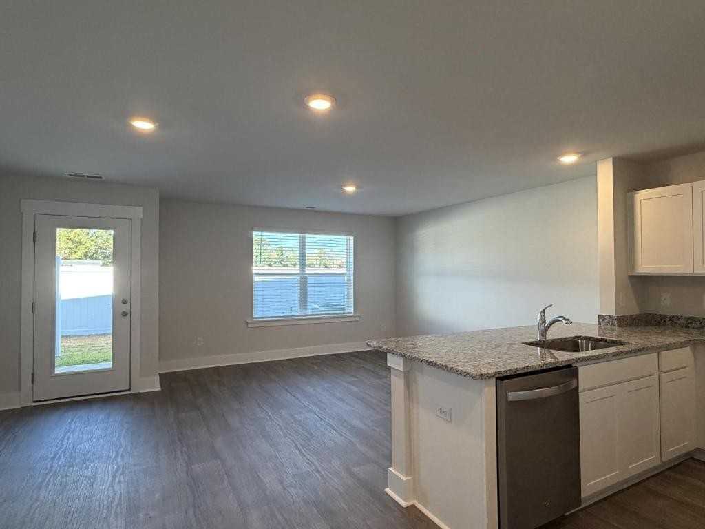 105 S Grassland Rd - Photo 3 of 20