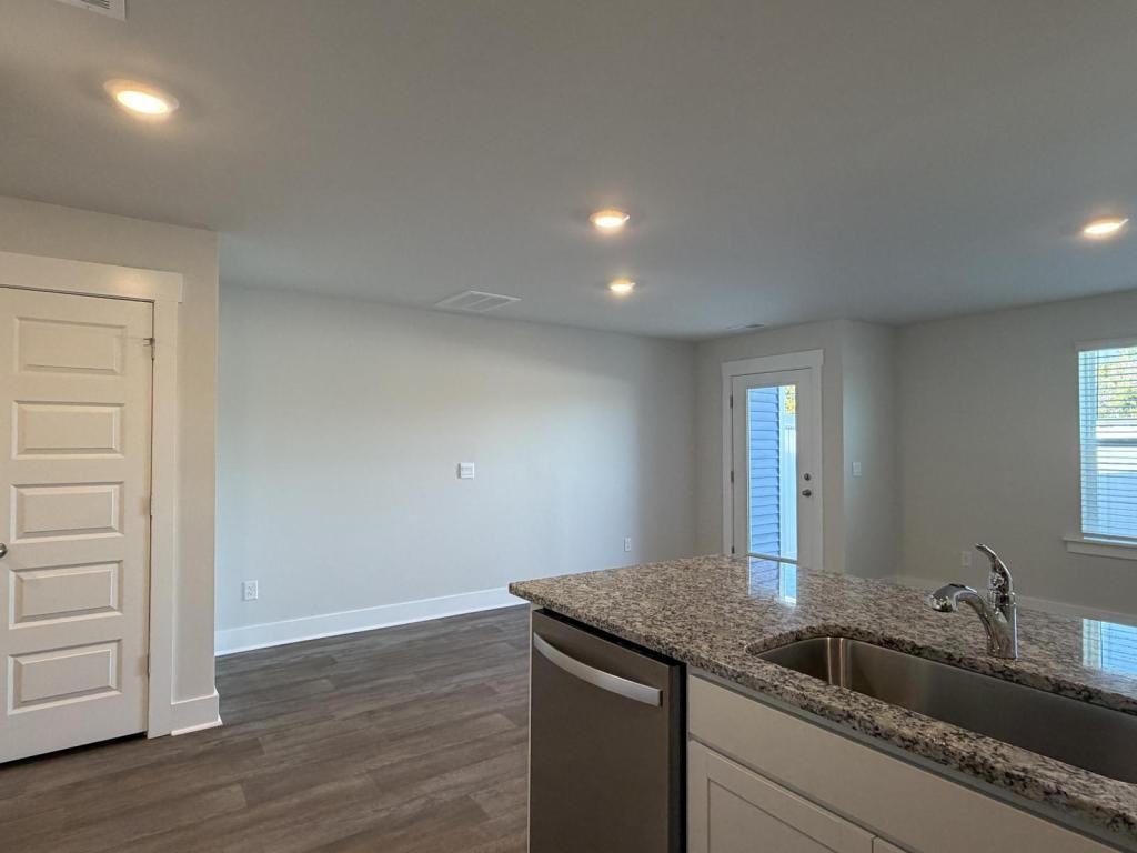 105 S Grassland Rd - Photo 4 of 20