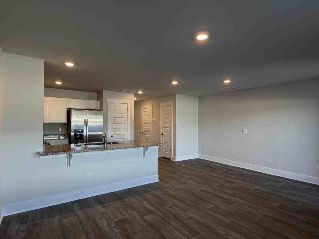 105 S Grassland Rd - Photo 5 of 20