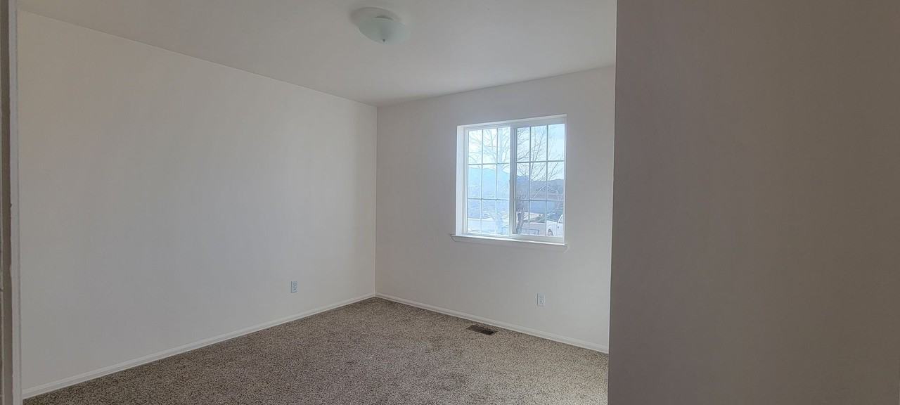 840 Heather Pl - Photo 6 of 16