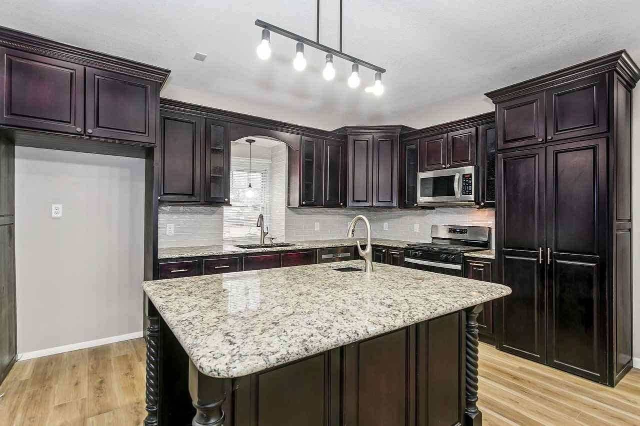1712 Fuller St - Photo 2 of 21