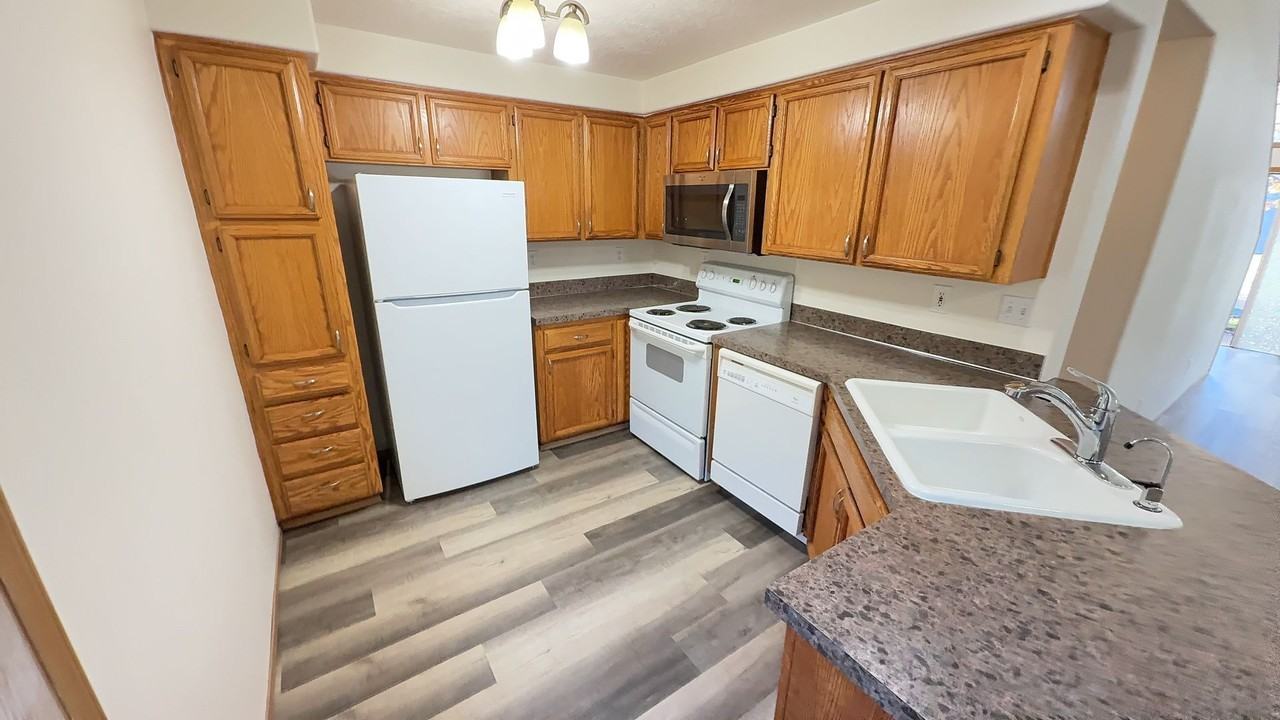 2471 Hackney Ct Se - Photo 4 of 18