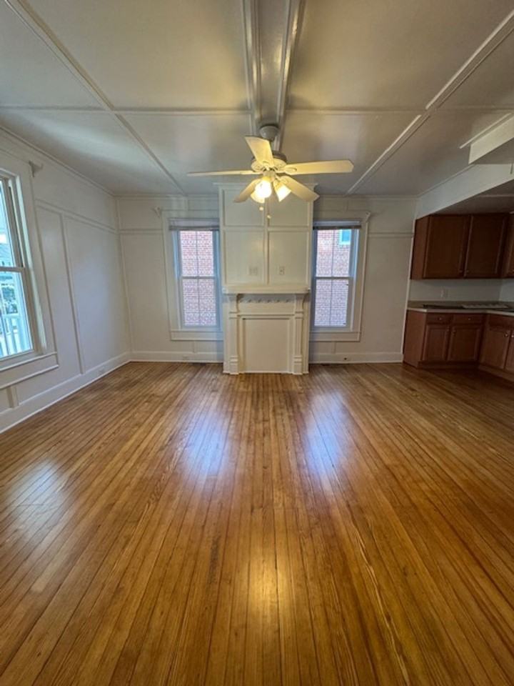 205 Raleigh St - Photo 2 of 12