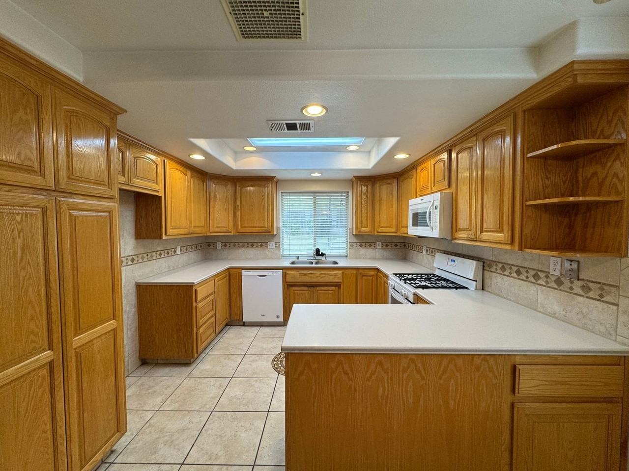 5917 Dorset Dr - Photo 3 of 17