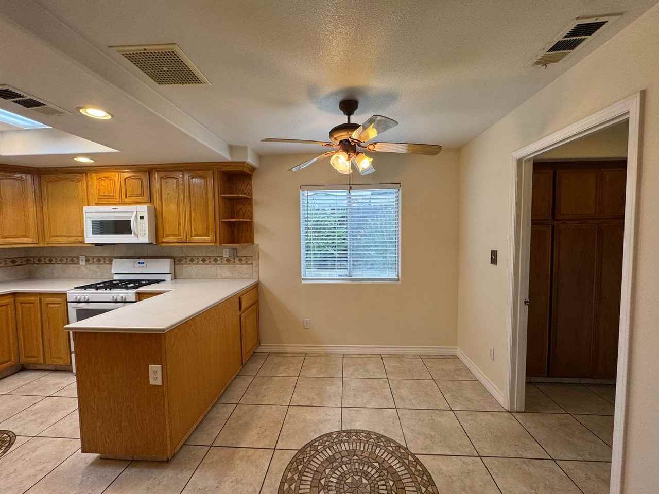 5917 Dorset Dr - Photo 4 of 17