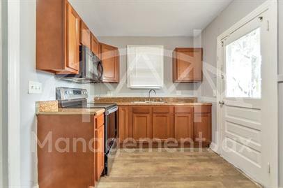 44 E 45th St - Photo 2 of 15