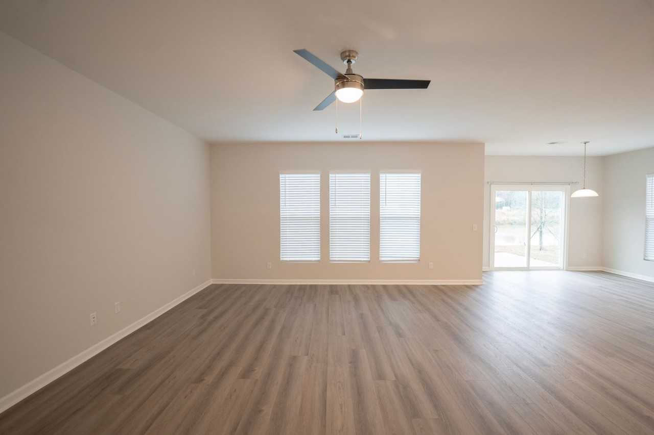 201 Chime Creek Dr - Photo 4 of 26