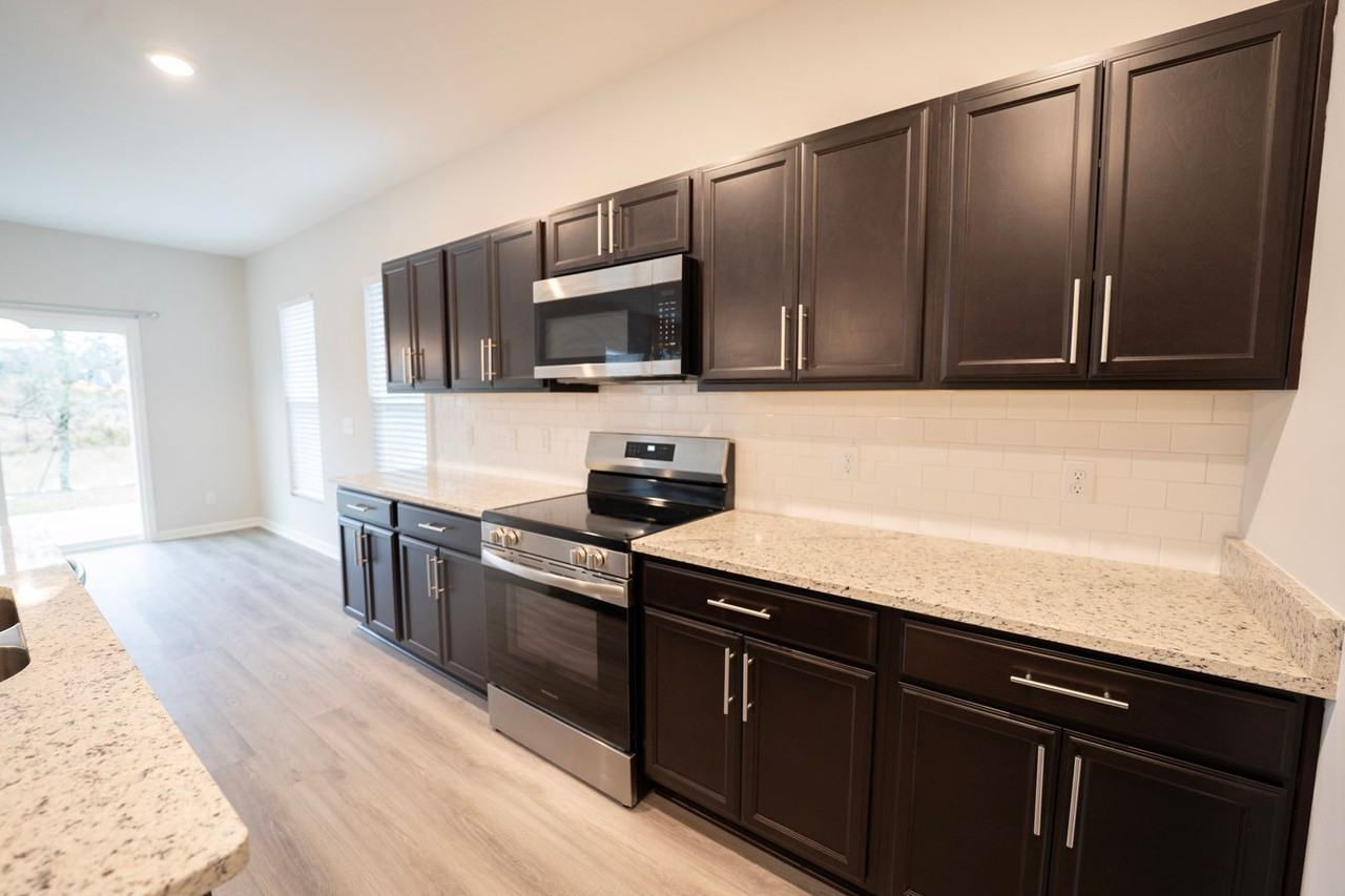 201 Chime Creek Dr - Photo 7 of 26