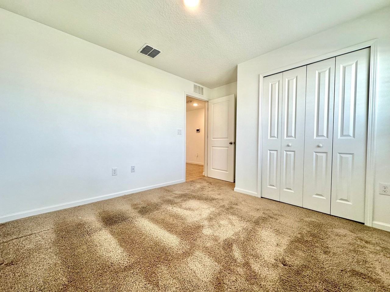 3807 Whitney Way - Photo 4 of 36