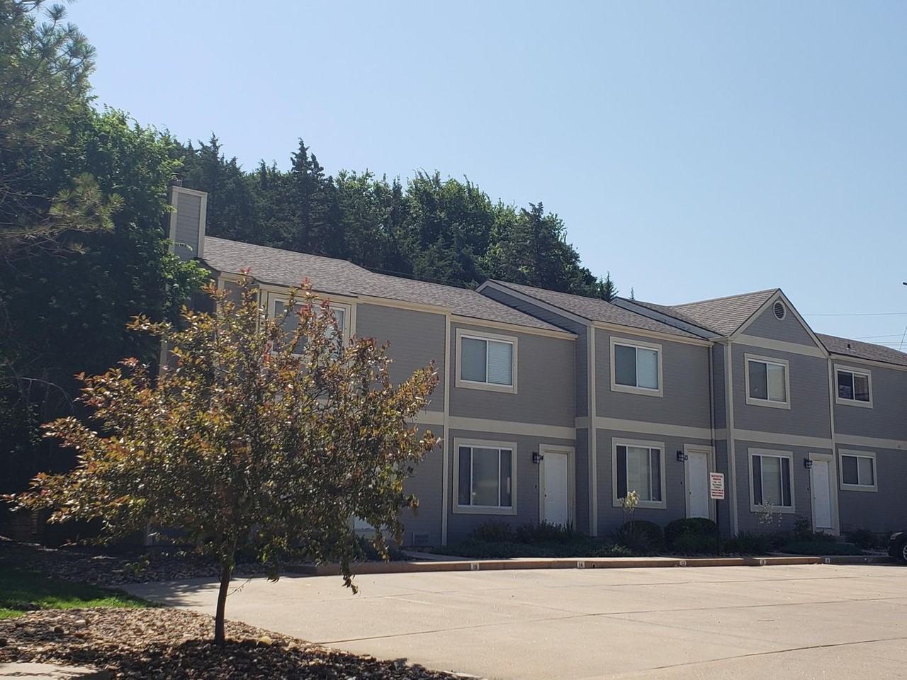 BEECHWOOD - Photo 3 of 44