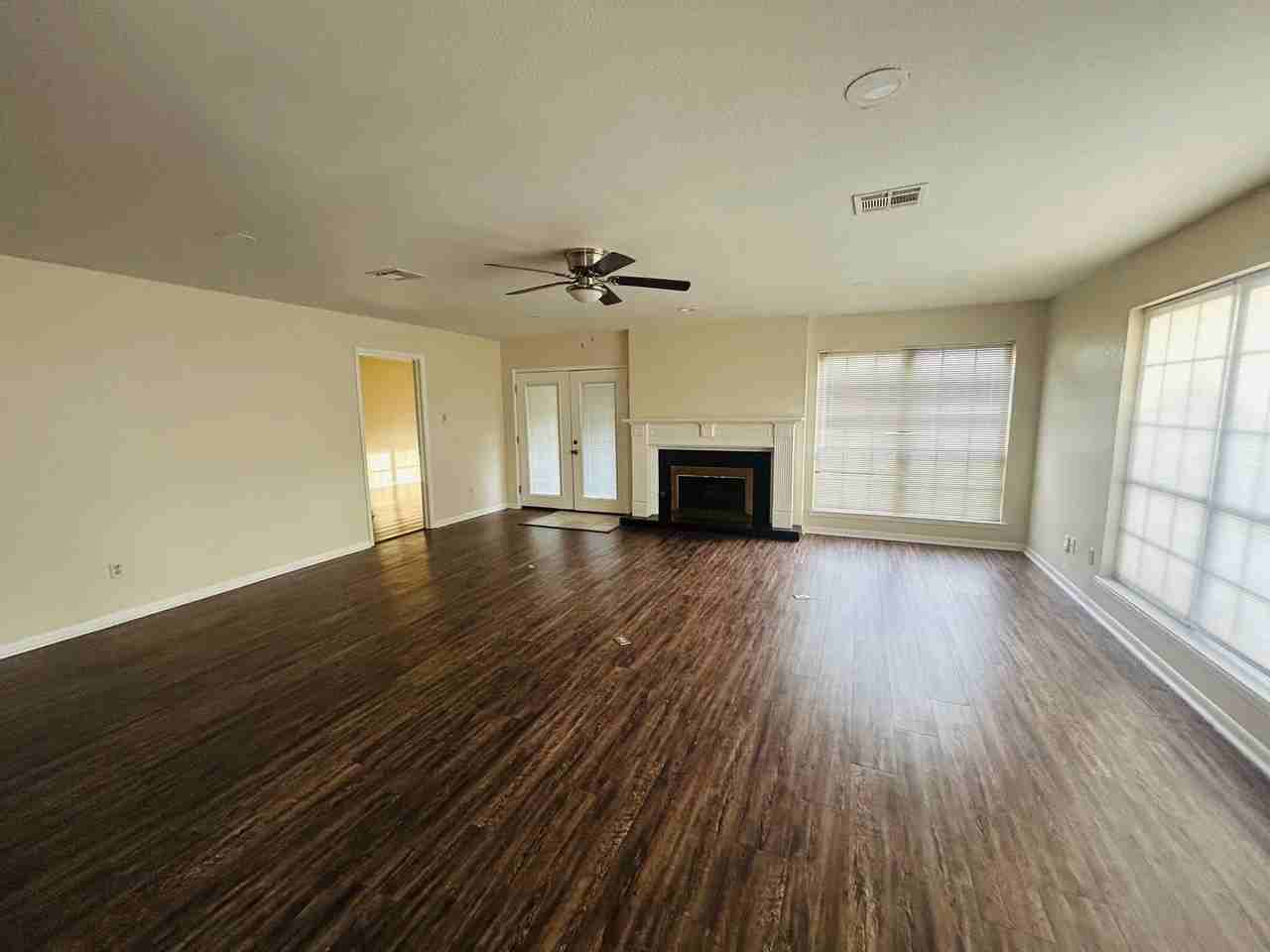 3351 Chimney Place Dr - Photo 3 of 11