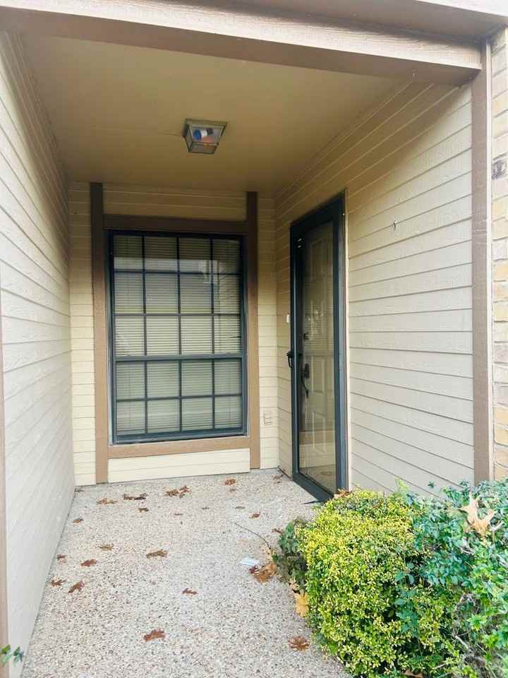 3351 Chimney Place Dr - Photo 4 of 11