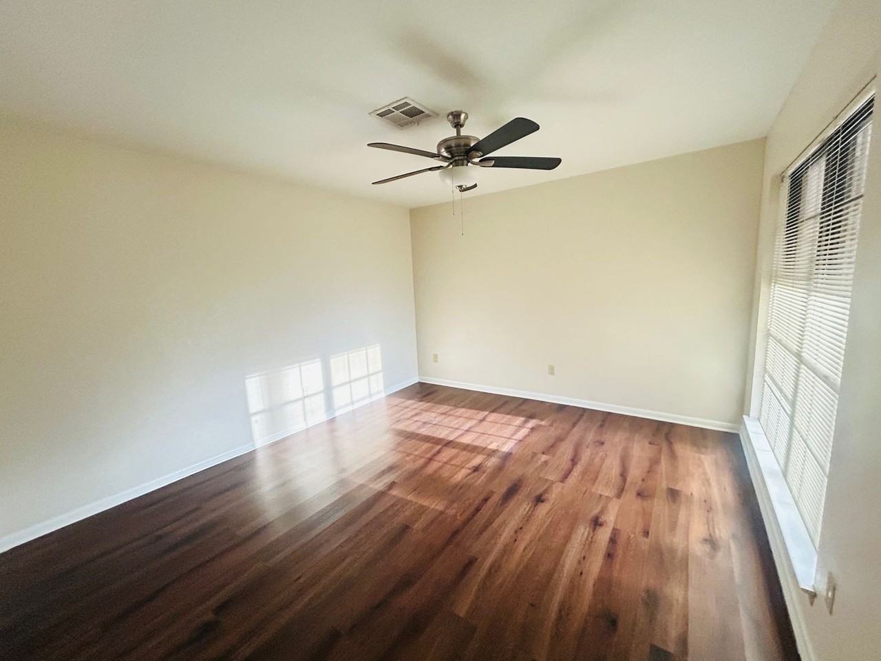 3351 Chimney Place Dr - Photo 6 of 11