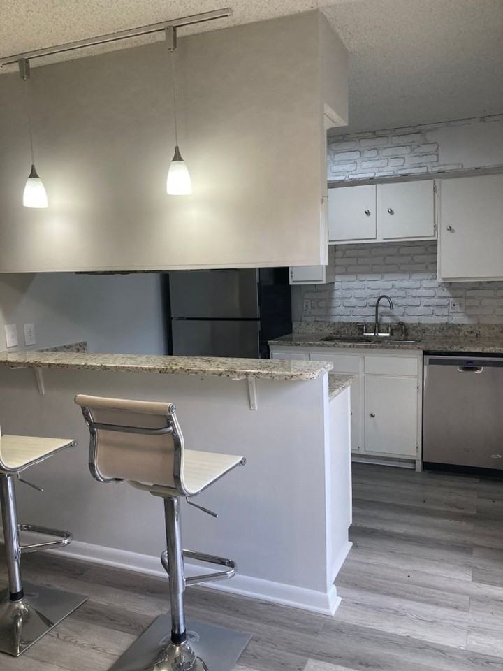 210 Hickory Ter #54 - Photo 4 of 15