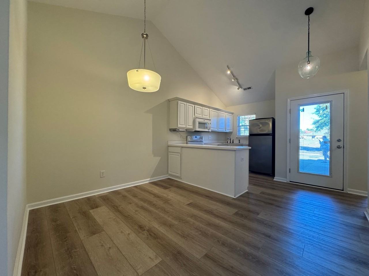 3909 Merestone Dr - Photo 2 of 26