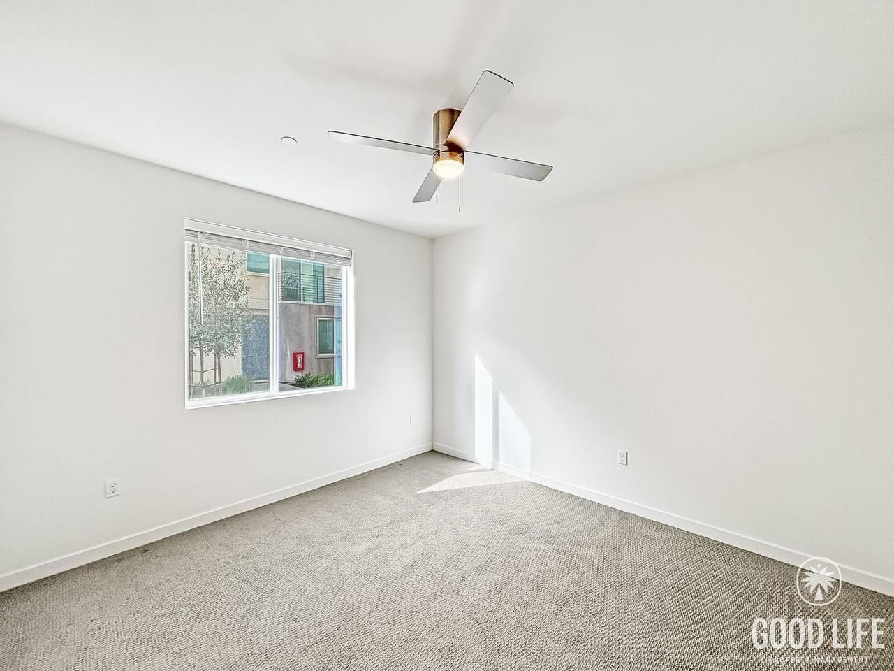 5465 Seacliff Pl #76 - Photo 4 of 27