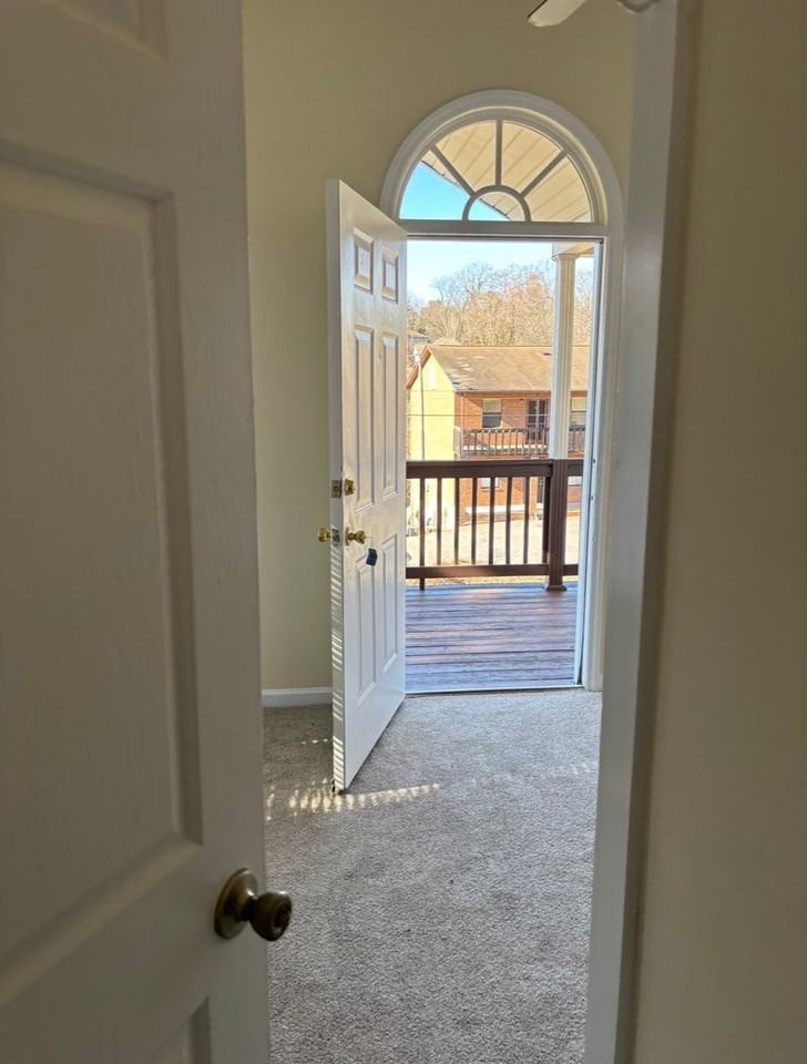 327 Taylor St - Photo 4 of 8