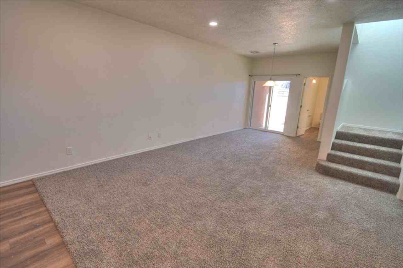 205 San Clemente Ave Nw - Photo 4 of 11