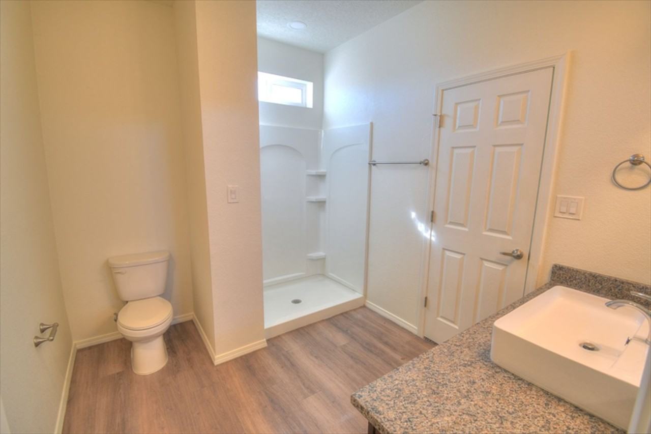 205 San Clemente Ave Nw - Photo 7 of 11