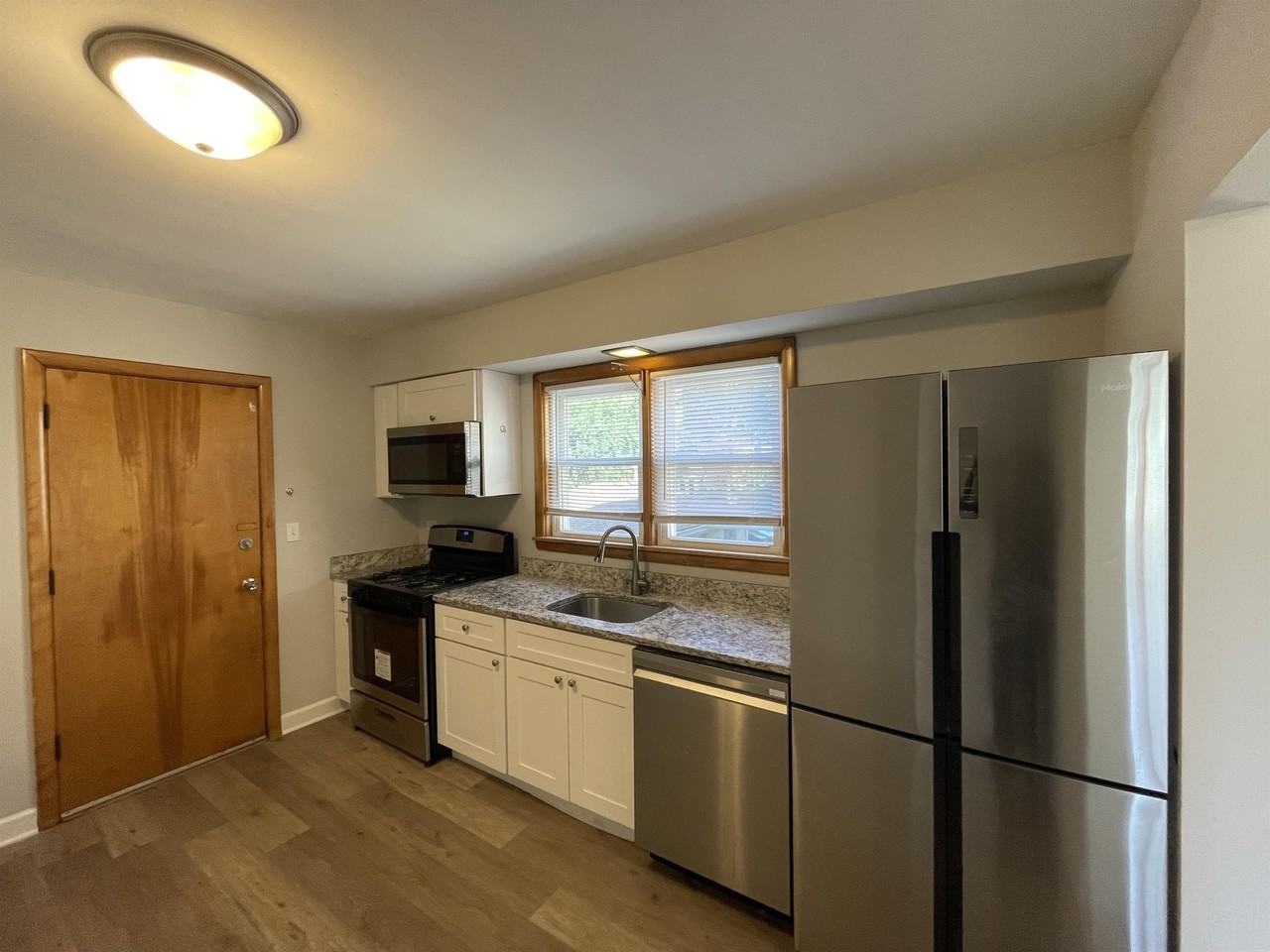 2830 Harlem Ave #2N - Photo 7 of 15