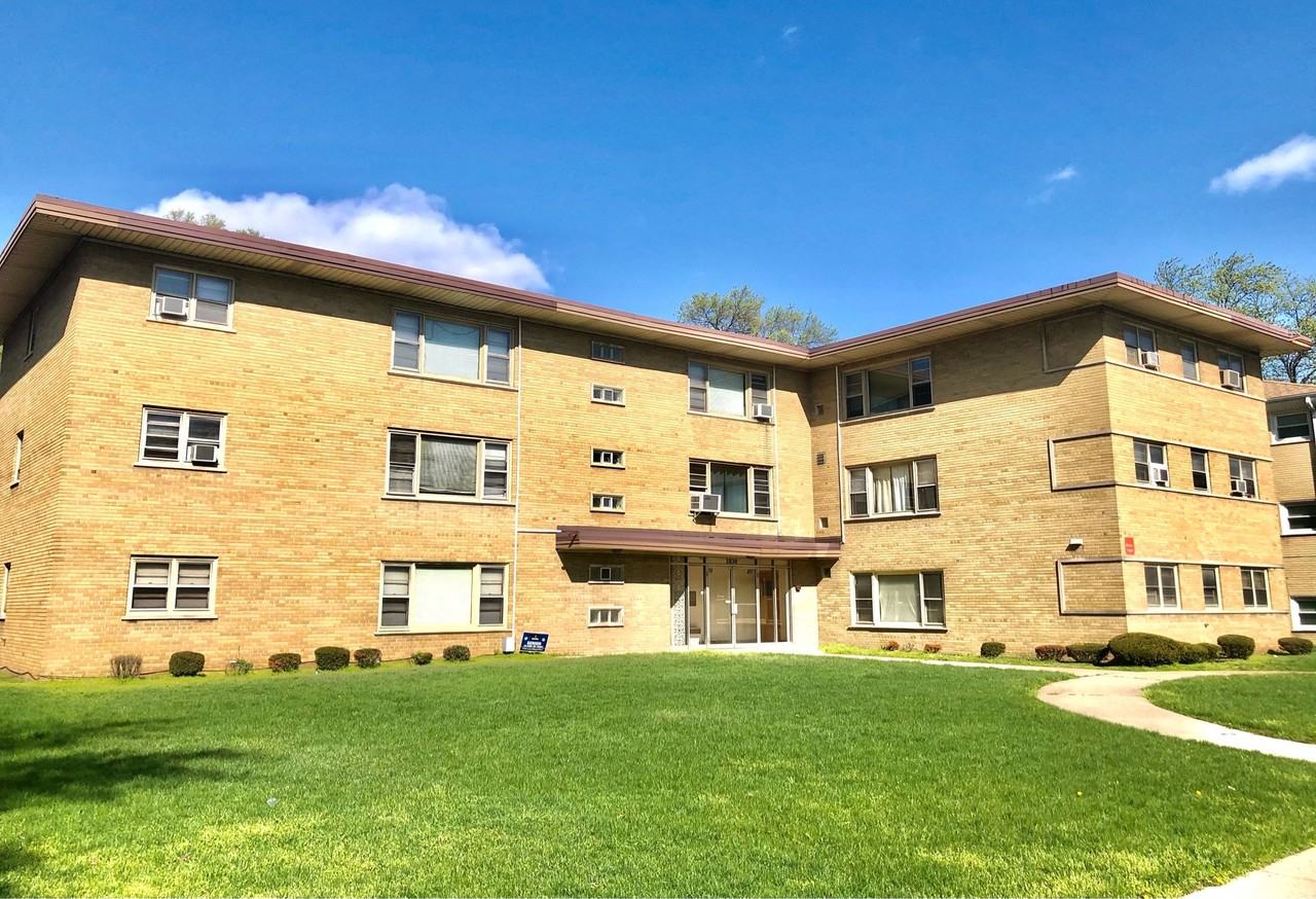 2830 Harlem Ave #2N - Photo 4 of 15