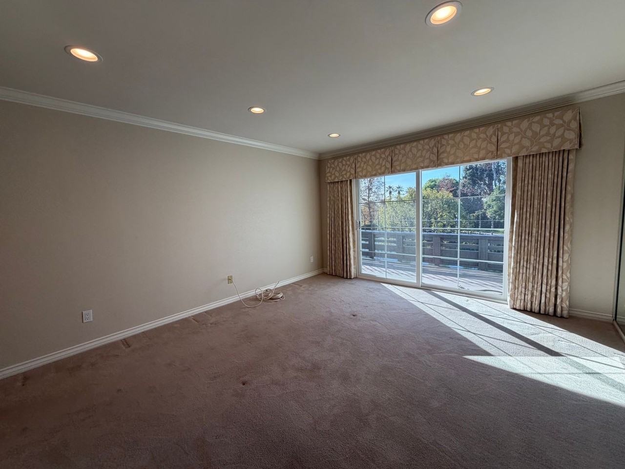 1019 Lakeview Ter - Photo 6 of 18