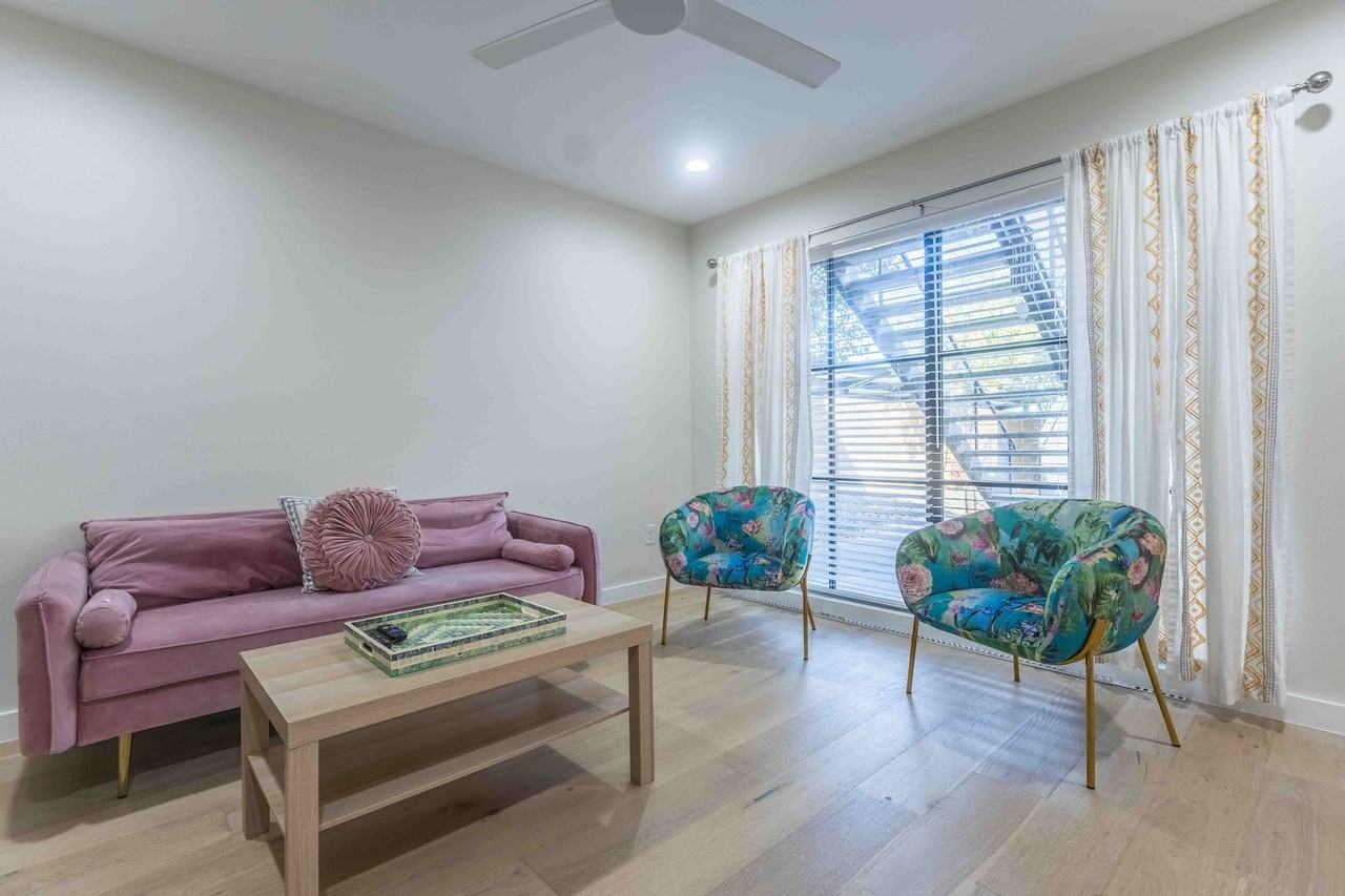 400 E 30th St - Photo 7 of 27